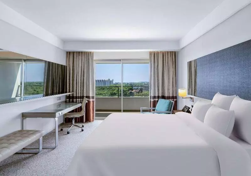 سوییت سوپریور با چشمانداز دریا, Rixos Premium Belek, The Land of Legends Access