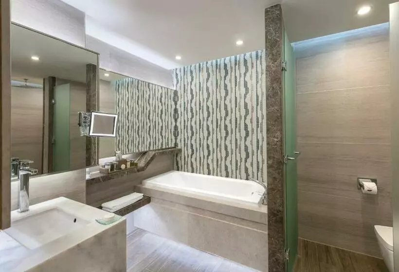 سوییت با چشمانداز باغ, Rixos Premium Belek, The Land of Legends Access