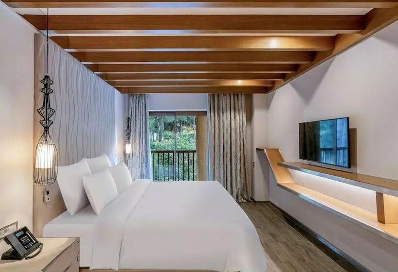 سوییت با چشمانداز باغ, Rixos Premium Belek, The Land of Legends Access