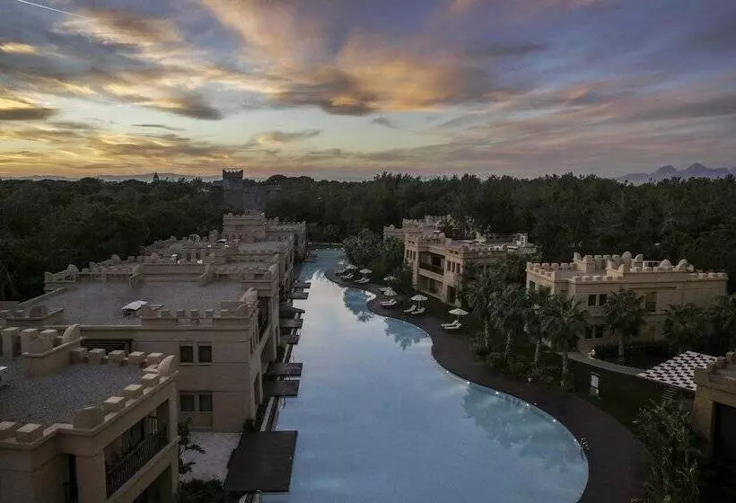 سوییت با چشمانداز باغ, Rixos Premium Belek, The Land of Legends Access