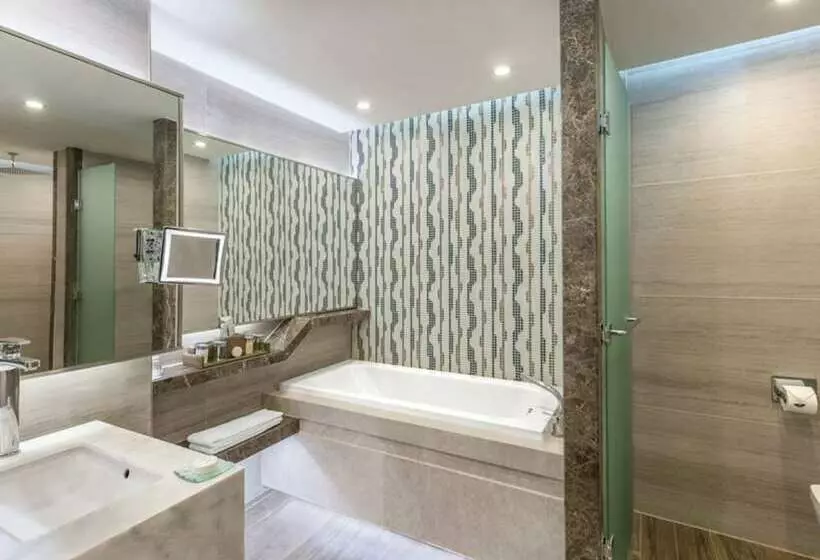 سوییت با چشمانداز باغ, Rixos Premium Belek, The Land of Legends Access