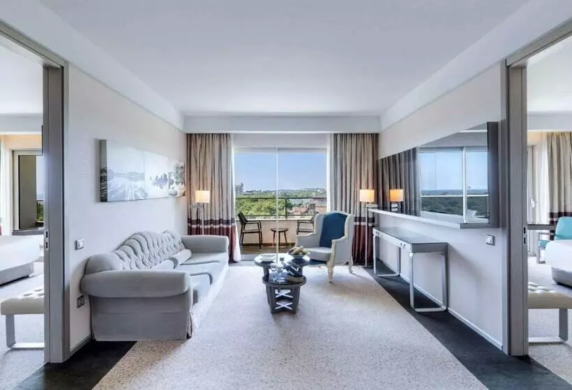 سوییت سوپریور با چشمانداز دریا, Rixos Premium Belek, The Land of Legends Access