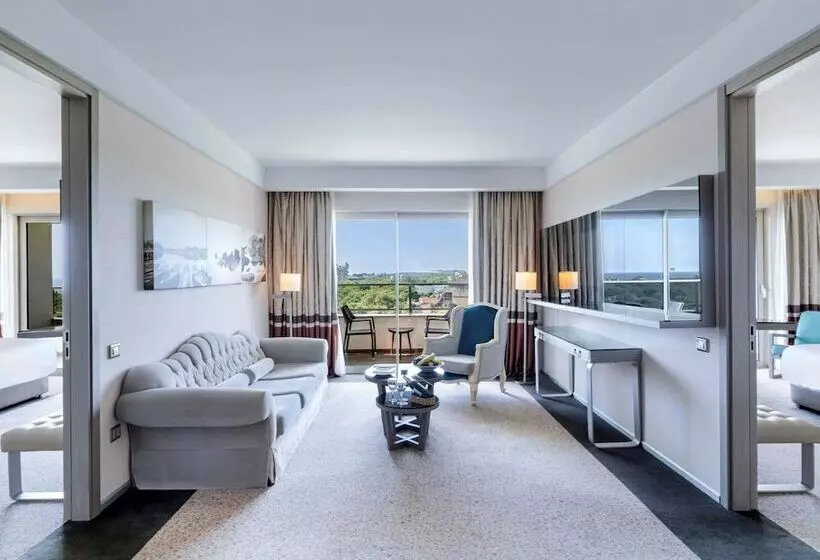 سوییت سوپریور با چشمانداز دریا, Rixos Premium Belek, The Land of Legends Access