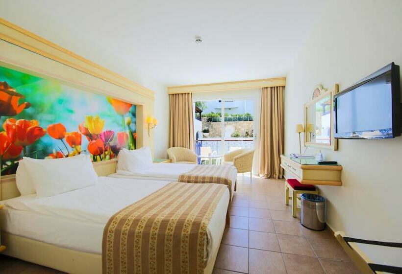 Номер Стандарт Вид на Сад, Salmakis Resort & Spa