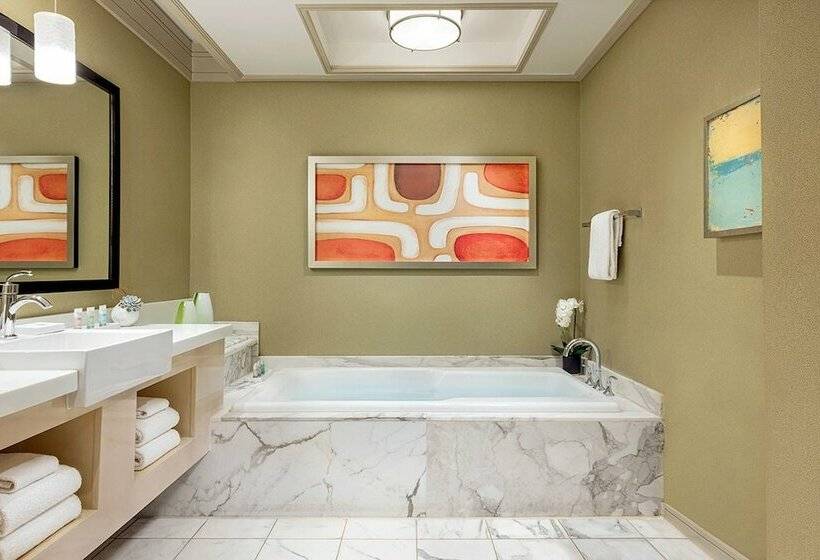 스위트, The Mirage