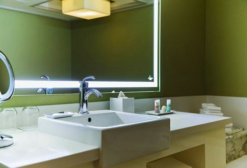 اتاق استاندارد با تخت دو نفره بزرگ, The Mirage