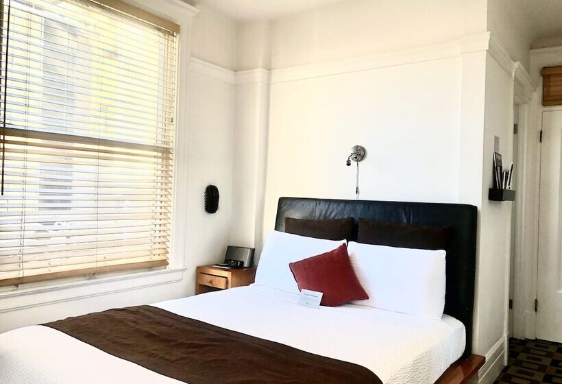 デラックスルーム, The Mosser