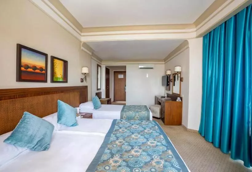 Economy Zimmer, Villa Side