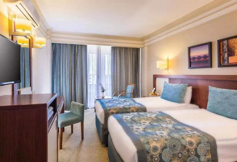 Economy Room