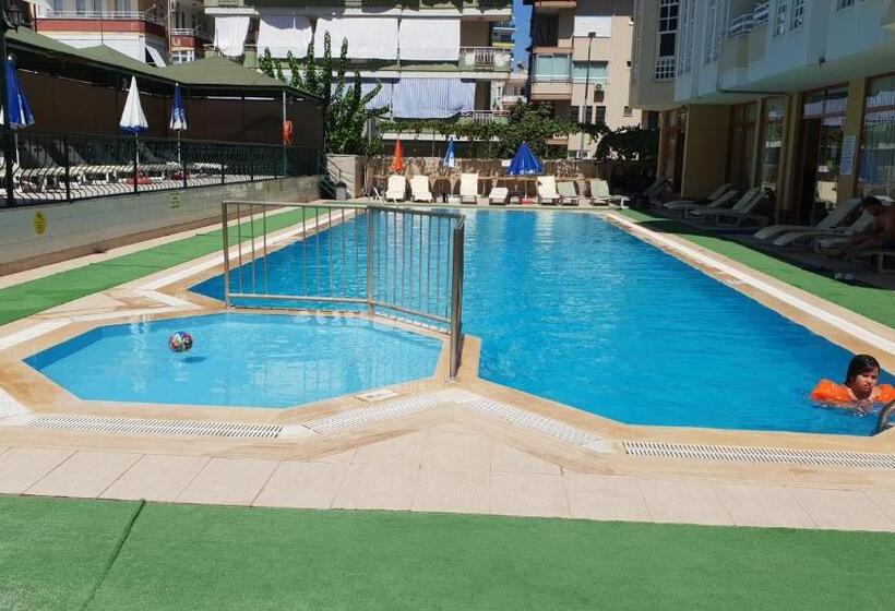 庭の見える１ベッドルームアパートメント, İsabella Apart Otel