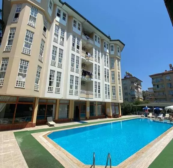 اتاق استاندارد سه تخته با بالکن, İsabella Apart Otel