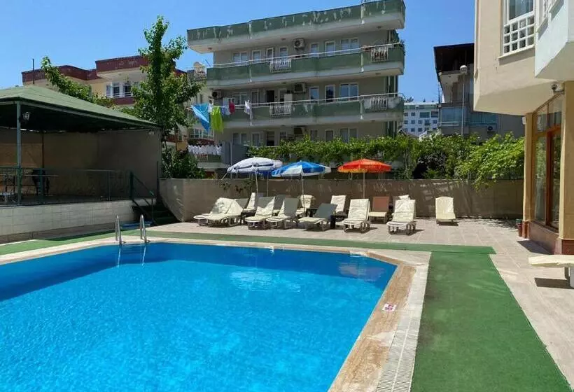 اتاق استاندارد سه تخته با بالکن, İsabella Apart Otel