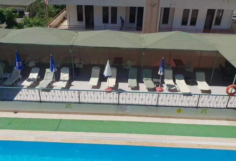 اتاق استاندارد چهارنفره با بالکن, İsabella Apart Otel