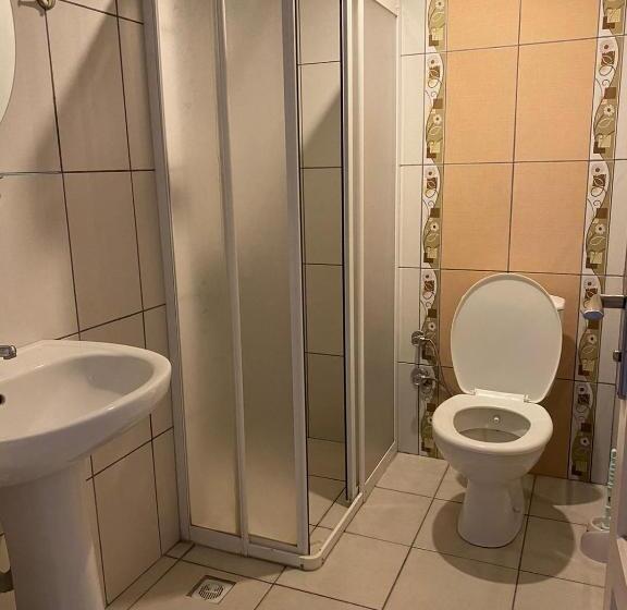 Четырехместный Номер Стандарт с Балконом, İsabella Apart Otel