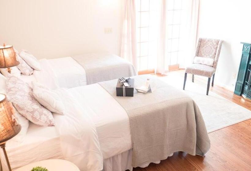 标准间, The Manor At Airmont