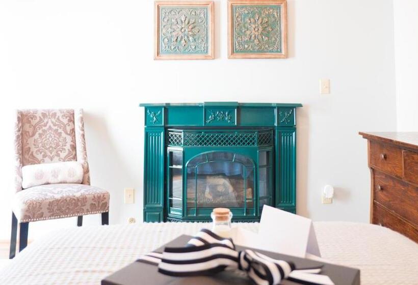 标准间, The Manor At Airmont