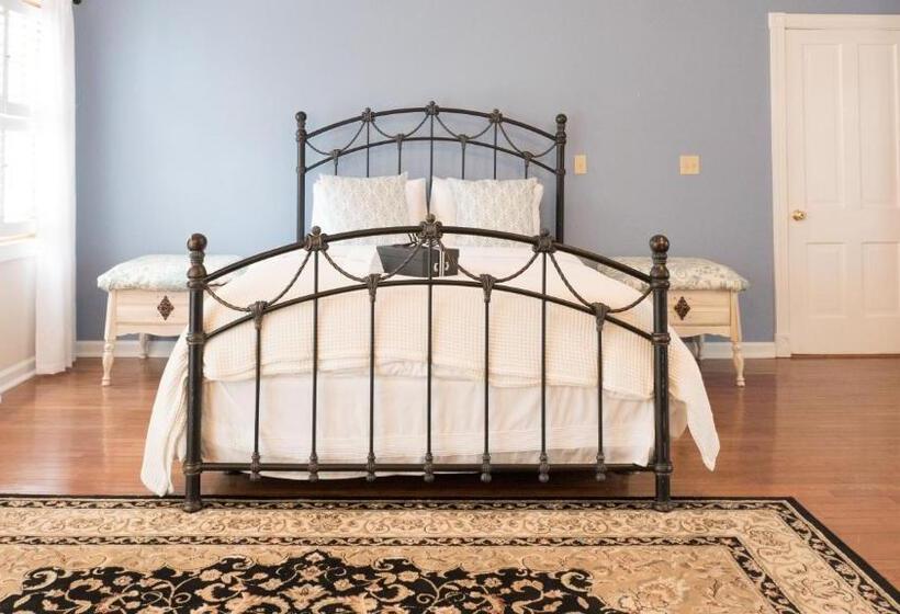 四人标准间, The Manor At Airmont