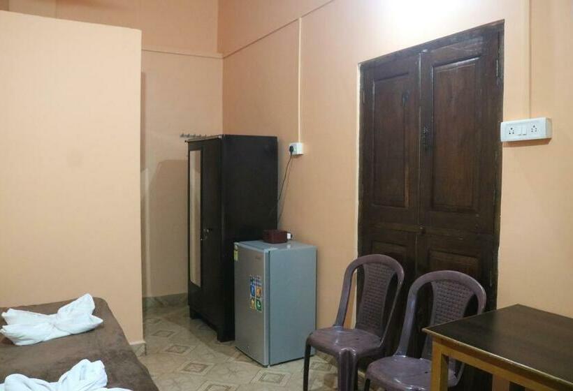 スタンダードルーム, Fatima S Place