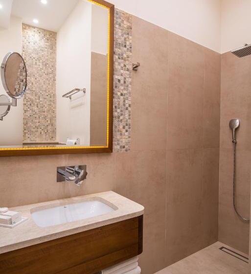 اتاق لوکس خانوادگی, Vila Emilia