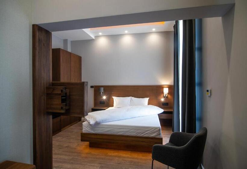 آپارتمان 1 خوابه با چشم‌انداز باغ, Vila Emilia