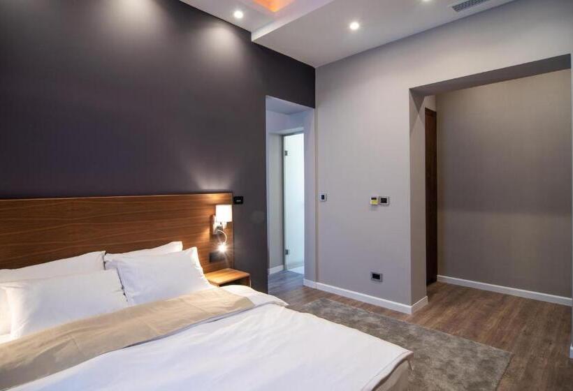 اتاق راحتی سه تخته, Vila Emilia