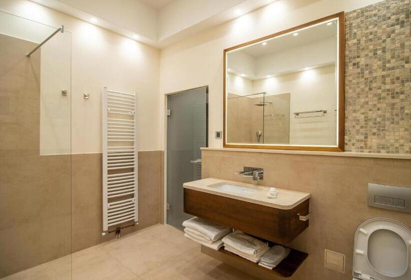 آپارتمان لوکس 1 خوابه, Vila Emilia