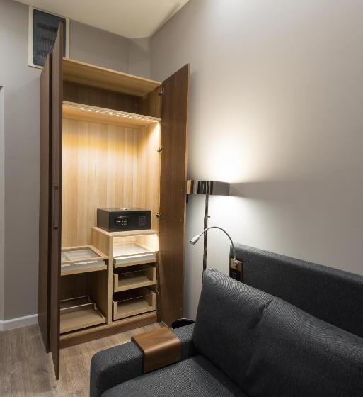 اتاق لوکس خانوادگی, Vila Emilia