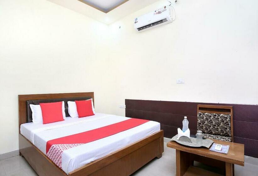 غرفة كلاسيكية ثلاثية, Oyo 23101  Amarpali