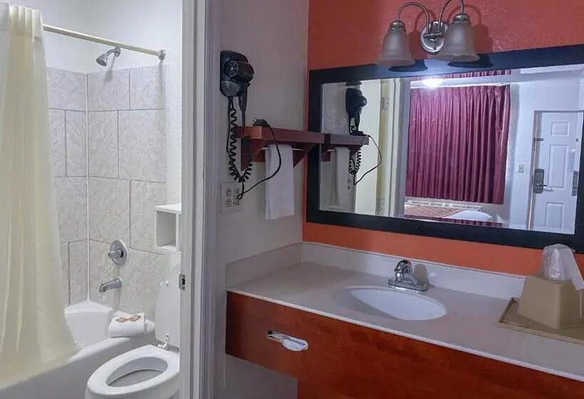 Economy Yhden Hengen Huone, Royal Inn Richmond Hill Savannah I95