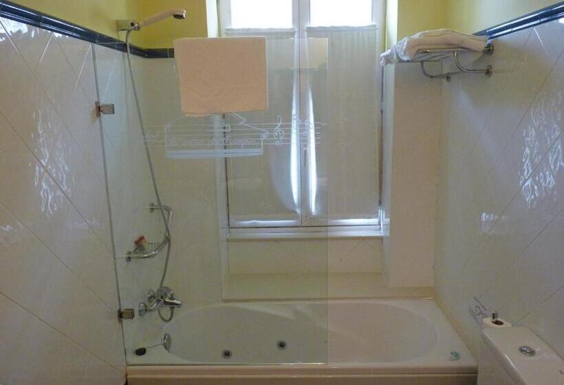 חדר אקונומי, Marina De Campios