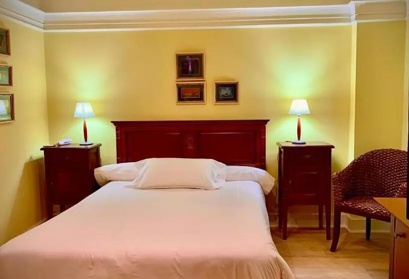 اتاق اکونومی یک تخته, Marina De Campios