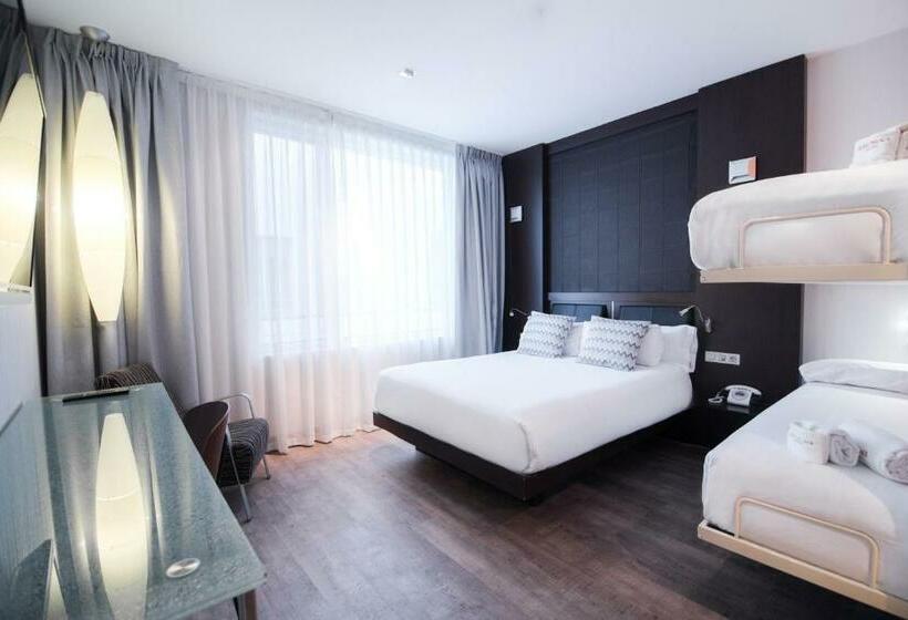 اتاق استاندارد چهار تخته, Petit Palace President Castellana