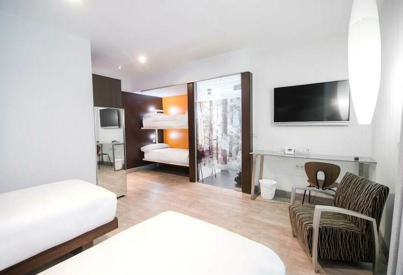 اتاق استاندارد چهار تخته, Petit Palace President Castellana