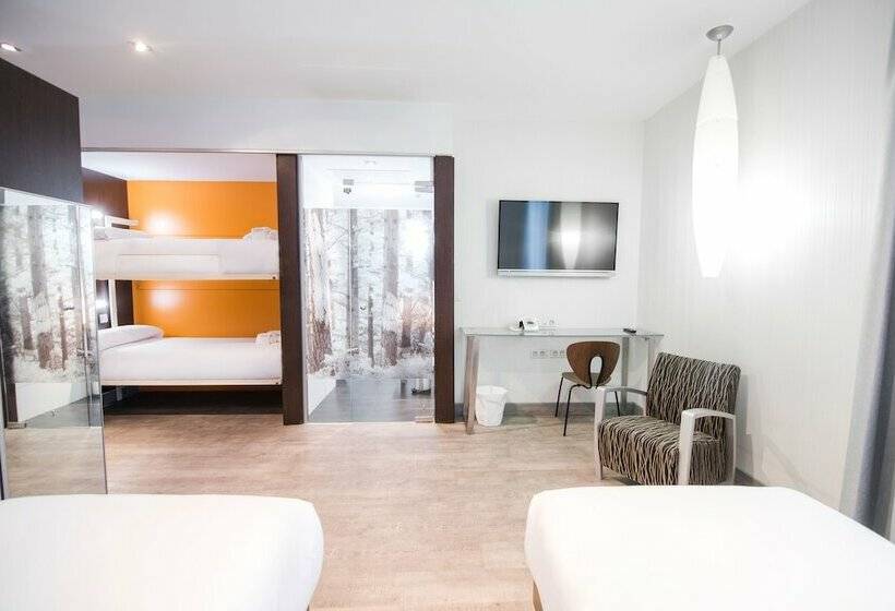 اتاق استاندارد چهار تخته, Petit Palace President Castellana