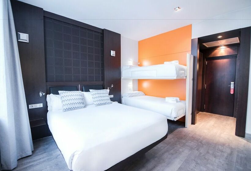 اتاق استاندارد چهار تخته, Petit Palace President Castellana