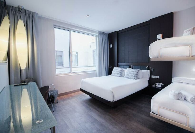 اتاق استاندارد چهار تخته, Petit Palace President Castellana