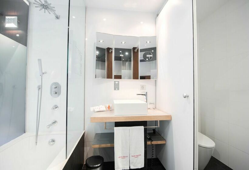 اتاق استاندارد چهار تخته, Petit Palace President Castellana