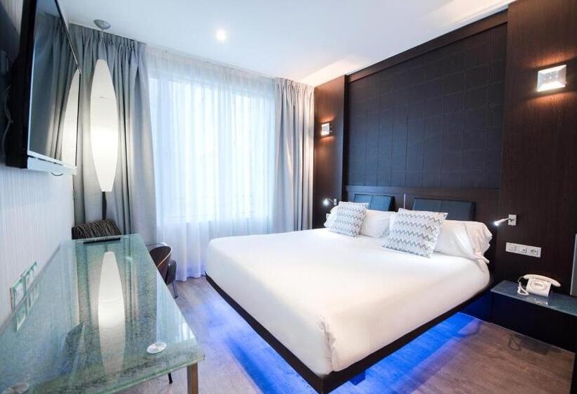 اتاق استاندارد با تراس, Petit Palace President Castellana