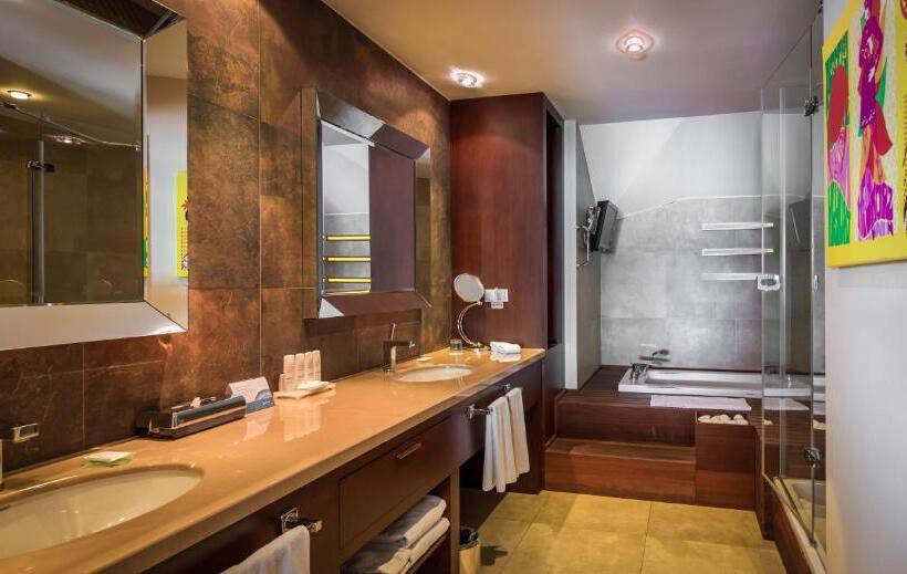 سوئیت پرزیدنت, Radisson Blu Bosphorus