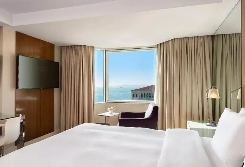 サイドオーシャンビューのプレミアムルーム, Radisson Blu Bosphorus