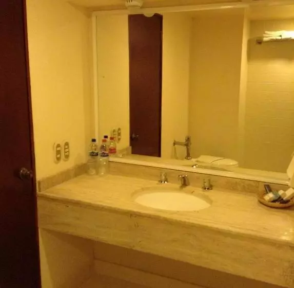 سوییت جونیور, Real De Uruapan