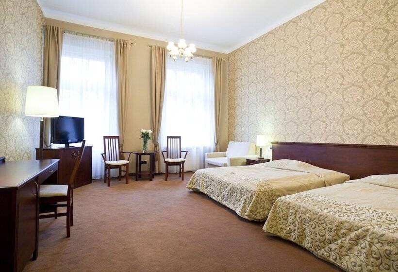 Номер Deluxe, Royal