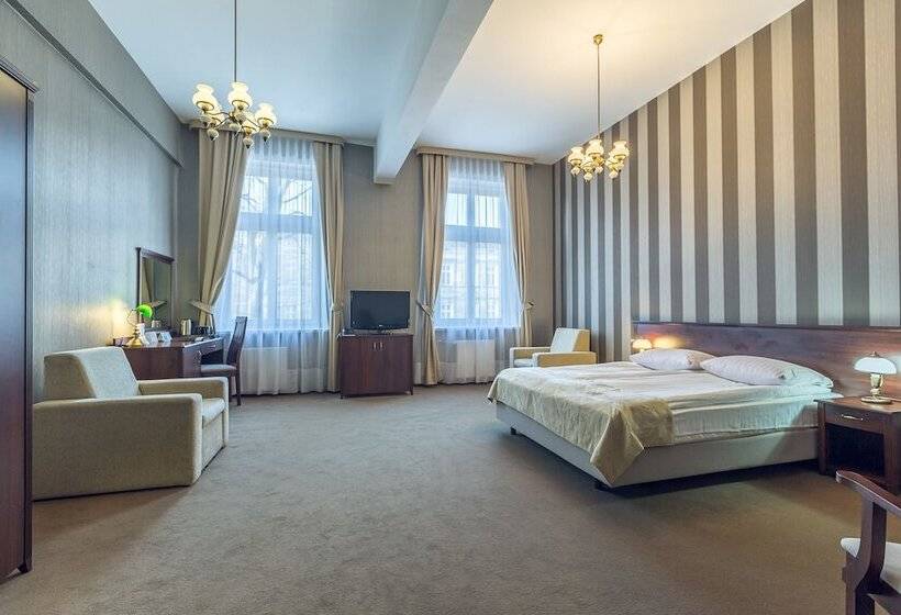 デラックスルーム, Royal