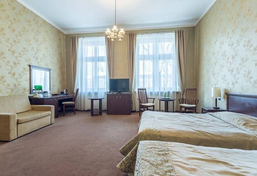 Трехместный Номер Deluxe, Royal