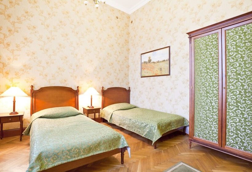 スタンダードルーム, Royal