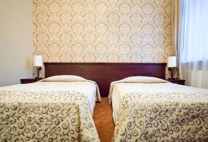 スタンダードトリプルルーム, Royal