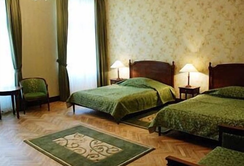 Номер Стандарт Трехместный, Royal