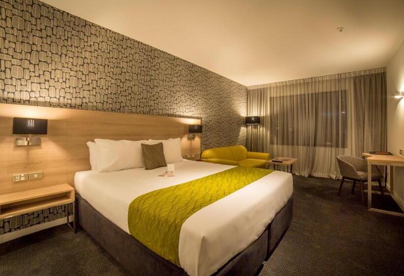 جناح جونيور, Sudima Hotel Christchurch Airport