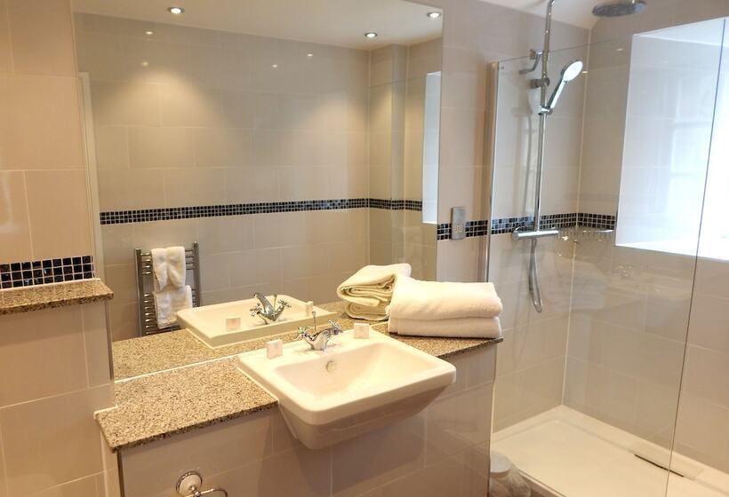 Номер Стандарт, Tulloch Castle Hotel ‘a Bespoke Hotel’