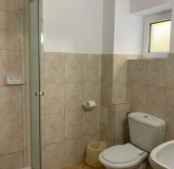 سوئیت 2 خوابه, Vila Thomas